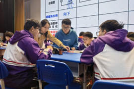 小荷已露尖尖角，AI课堂共生长——柳州铁一中学2025年初级教师赛教活动成功举办（物化生篇）